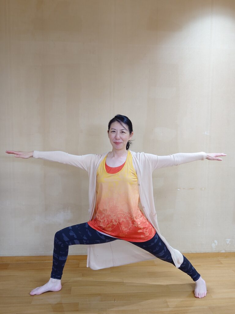 講師の杉田先生　ヨガ