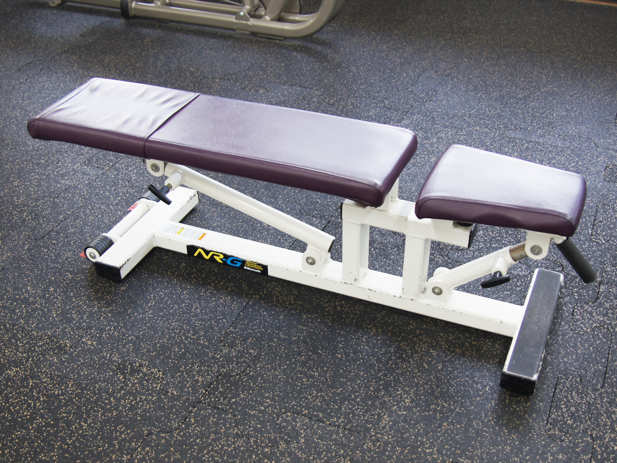 フラットベンチ