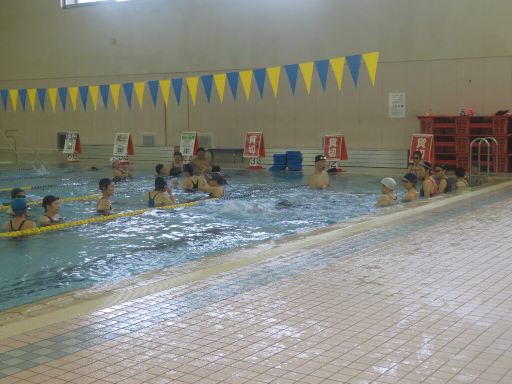 初級スイミング