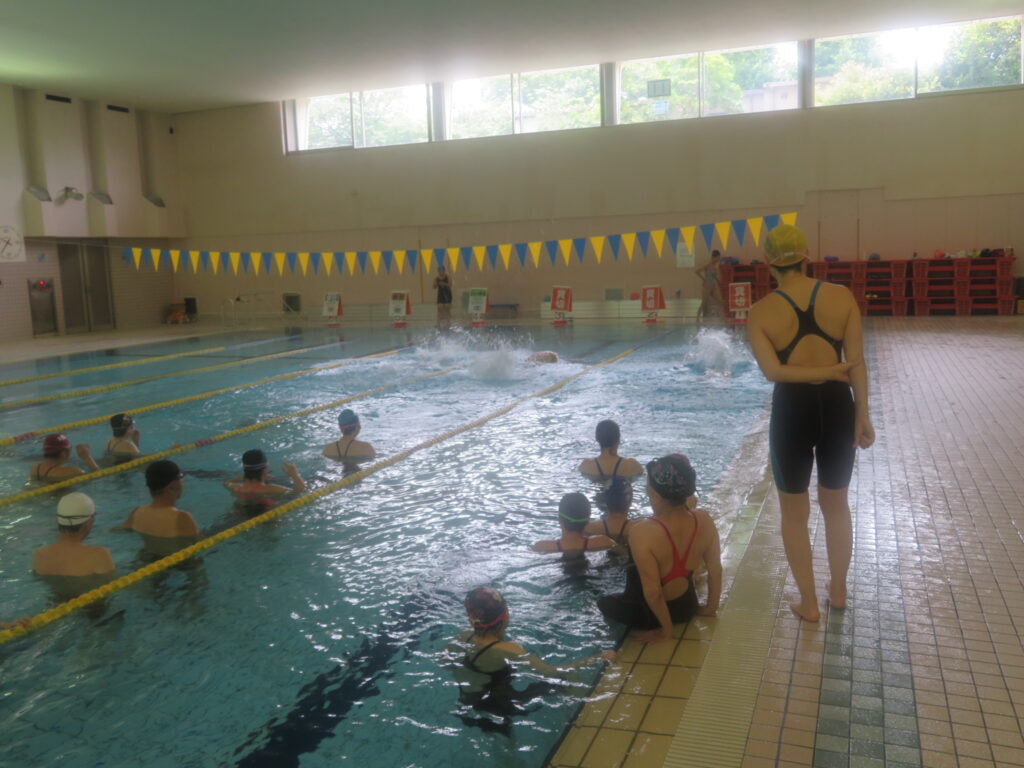 中級スイミング